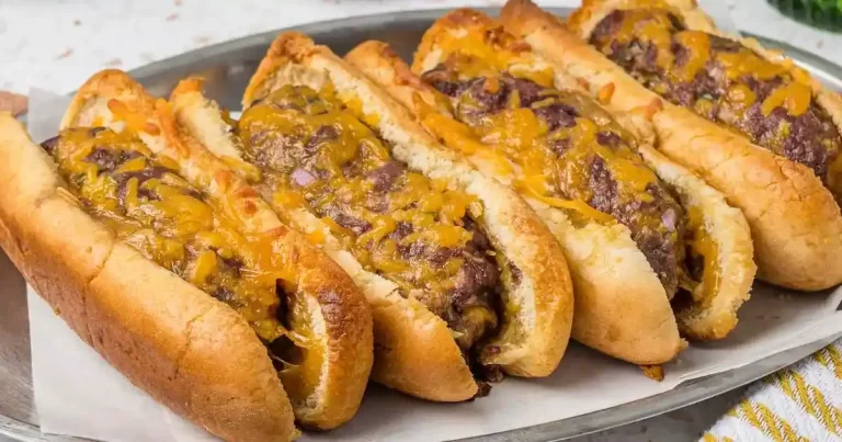 Foto da receita de Cachorros-Quentes Assados com Hambúrguer
