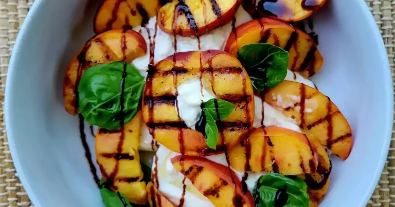 Foto da receita de Caprese de Pêssego com Burrata