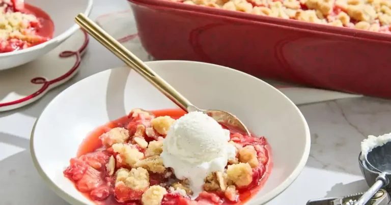 Foto da receita de Crumble de Morango com Ruibarbo