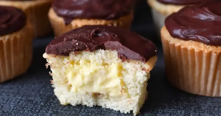 Foto da receita de Cupcakes de Boston Cream Pie