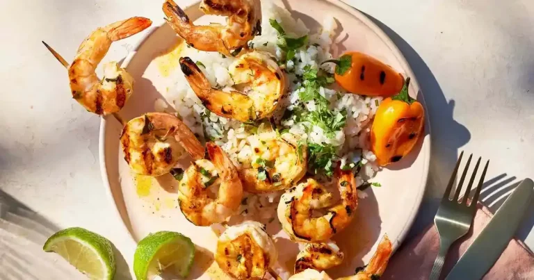 Foto da receita de Espetinhos de Camarão Grelhados com Cítricos e Tomilho Queimado