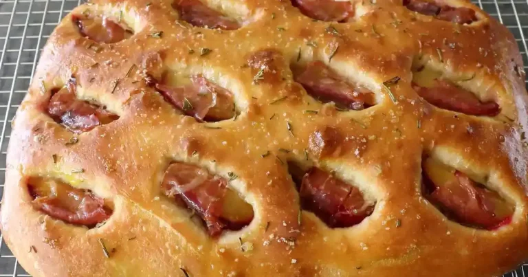 Foto da receita de Focaccia de Ameixa com Presunto Cru