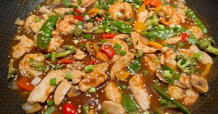Foto da receita de Frango e Camarão Salteados