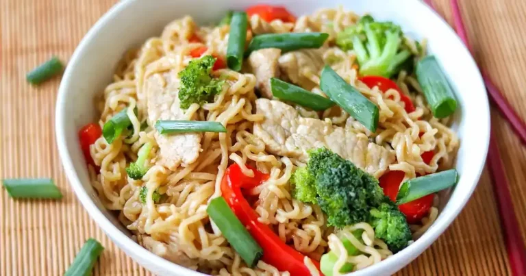Foto da receita de Fritada de Ramen de Porco na Panela de Pressão Elétrica