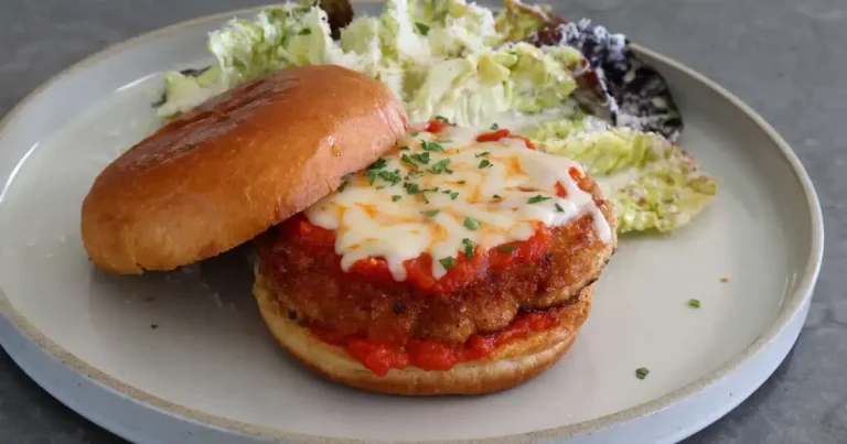 Foto da receita de Hambúrguer de Frango à Parmegiana
