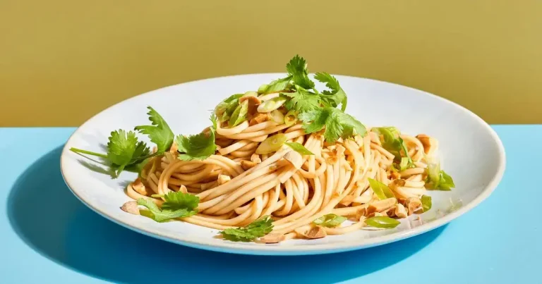 Foto da receita de Macarrão Lo Mein Frio com Pimenta Sichuan