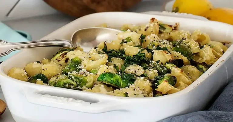 Foto da receita de Massa Assada Vegana Cremosa com Couve de Bruxelas