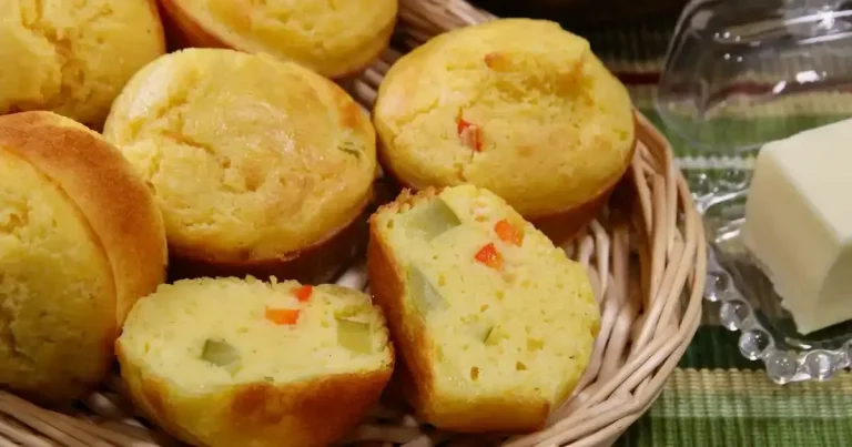 Foto da receita de Muffins de Milho com Picles de Endro