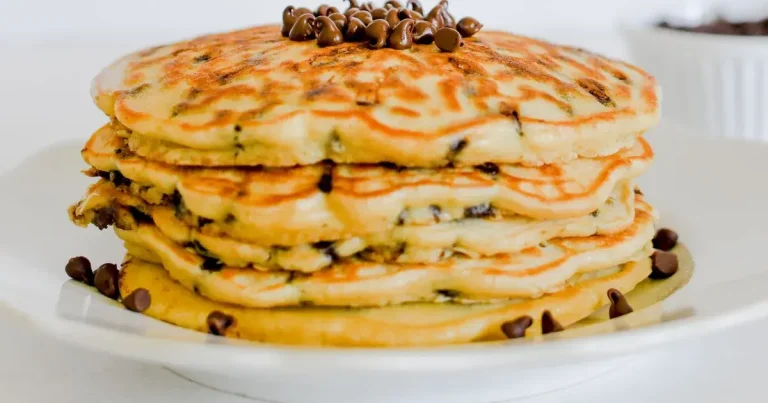 Foto da receita de Panquecas de Chocolate com Gotas de Chocolate