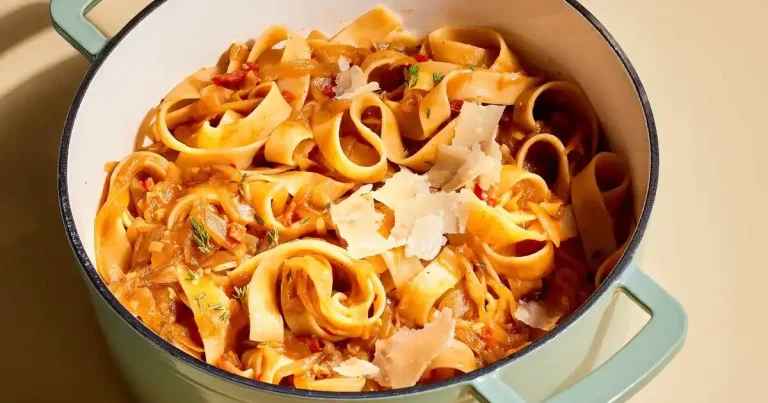 Foto da receita de Pappardelle com Ragu de Cebola Caramelizada