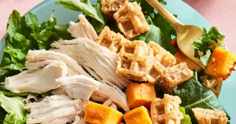 Foto da receita de Salada de Café da Manhã com Frango e Waffle