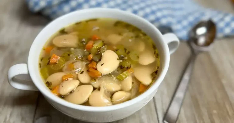 Foto da receita de Sopa de Feijão Manteiga