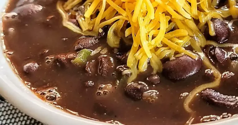 Foto da receita de Sopa Fácil de Feijão Preto para Dois
