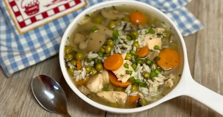Foto da receita de Sopa Rápida e Fácil de Frango com Arroz Selvagem