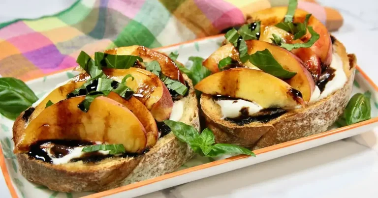 Foto da receita de Torrada de Pêssego com Ricota Batida