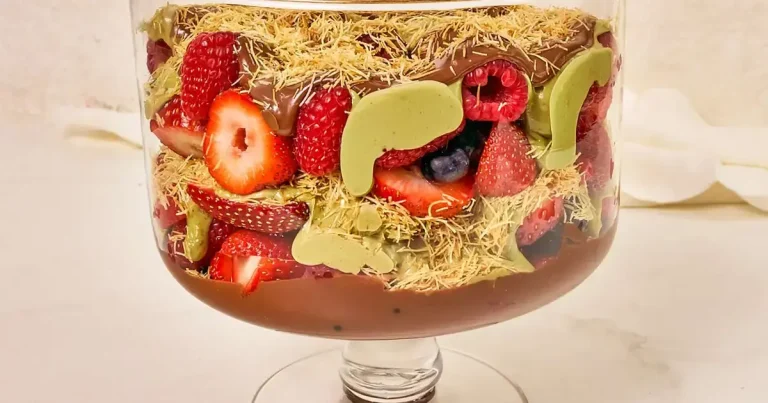 Foto da receita de Trifle de Chocolate com Frutas Vermelhas