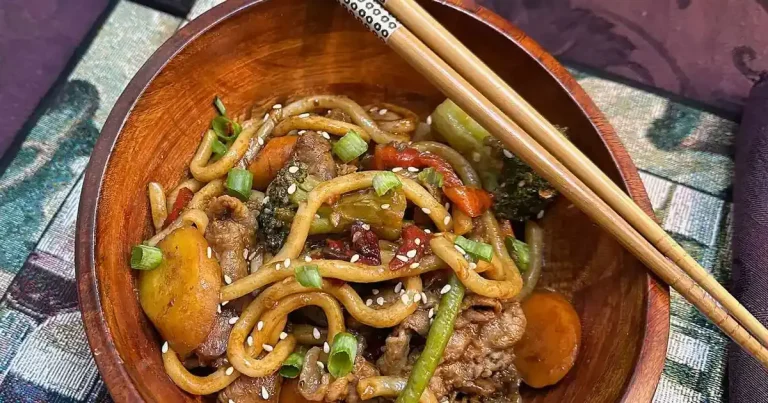 Foto da receita de Udon de Carne com Legumes Picantes