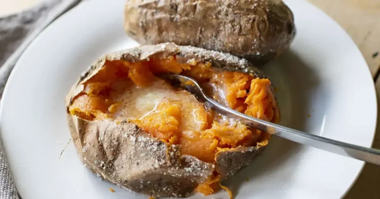 Foto da receita de Batatas-doces Inteiras Assadas