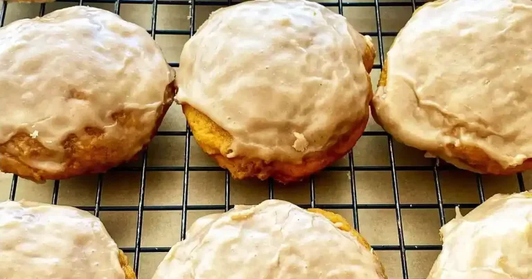 Foto da receita de Biscoitos de Abóbora com Cobertura de Caramelo