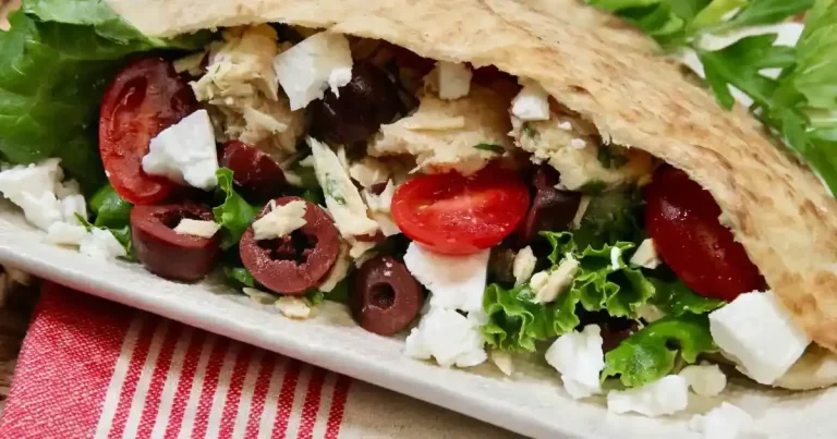 Foto da receita de Bolachas de Pita Recheadas com Atum