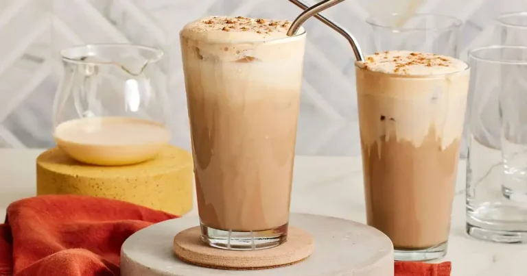 Foto da receita de Chai Latte Gelado com Creme Frio de Abóbora