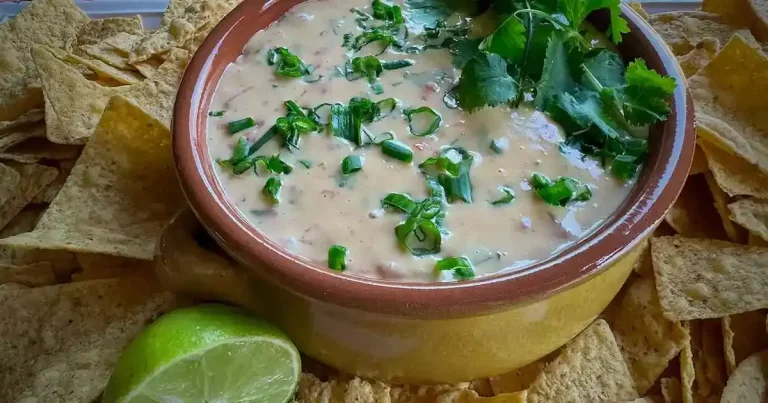 Foto da receita de Chips com Molho Rotel