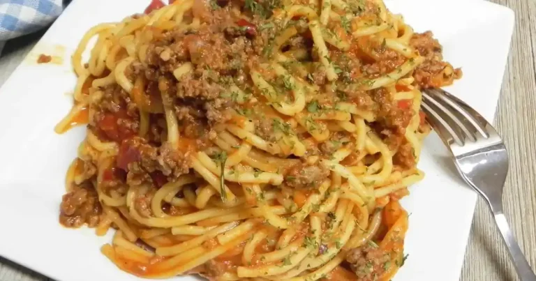 Foto da receita de Massa com Molho de Carne na Panela de Pressão Elétrica