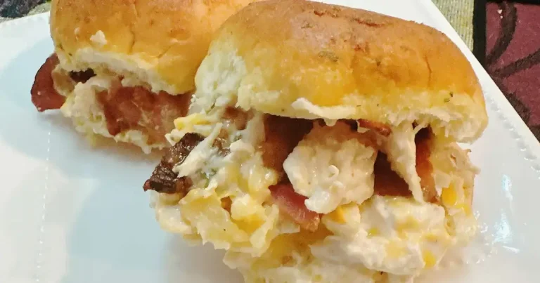 Foto da receita de Mini Sanduíches de Frango com Bacon e Molho Ranch