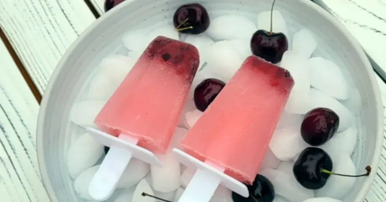 Foto da receita de Picolés de Vodka com Limão e Cereja