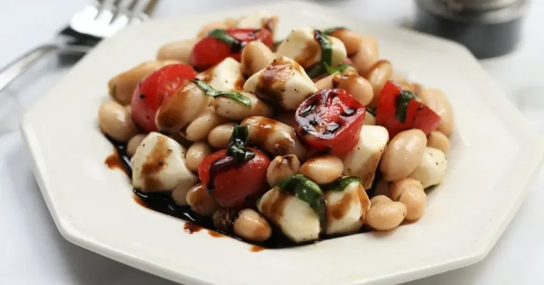 Foto da receita de Salada Caprese com Feijão Cannellini