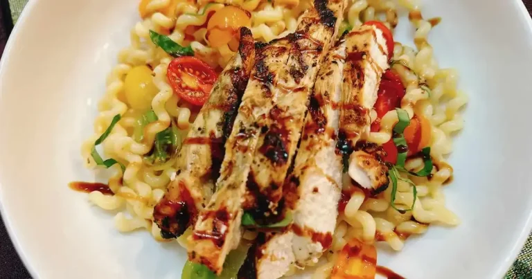 Foto da receita de Salada de Macarrão com Frango à Bruschetta