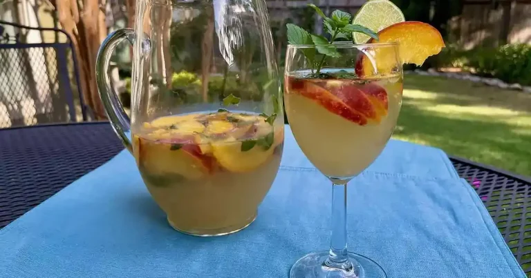 Foto da receita de Sangria Espumante de Pêssego