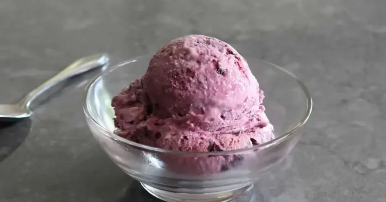 Foto da receita de Sorvete de Amora Sem Máquina