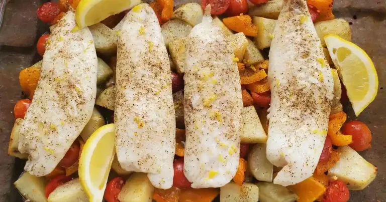 Foto da receita de Tilápia com Batatas Assadas na Assadeira