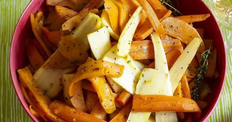 Foto da receita de Batatas-doces e Legumes Assados com Tomilho