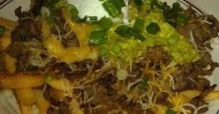 Foto da receita de Batatas Fritas com Carne Assada