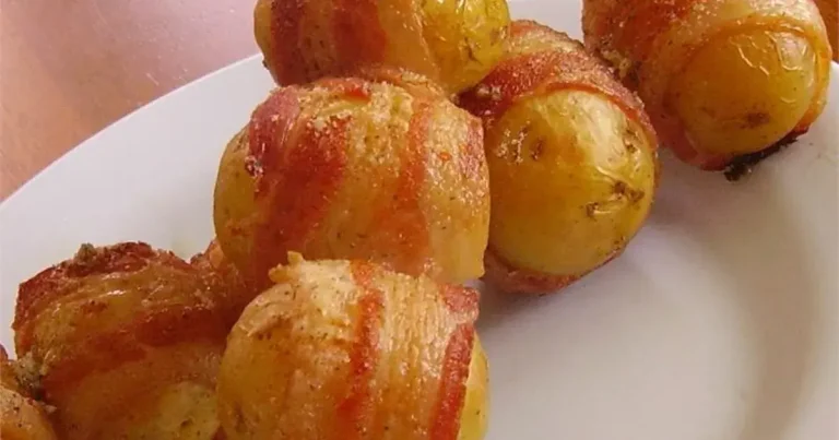 Foto da receita de Batatas Novas Enroladas em Bacon