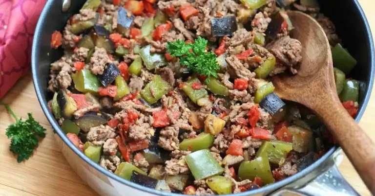 Foto da receita de Berinjela Picante Low-Carb com Carne e Tomates
