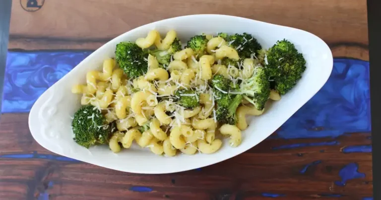 Foto da receita de Cavatappi com Brócolis Assados e Pesto
