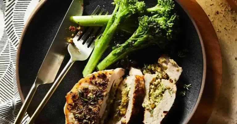 Foto da receita de Costeletas de Porco Recheadas com Pesto