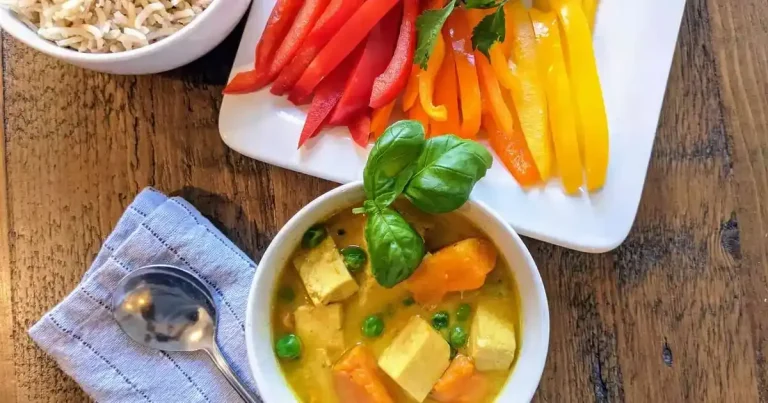 Foto da receita de Curry Vegano de Coco com Tofu