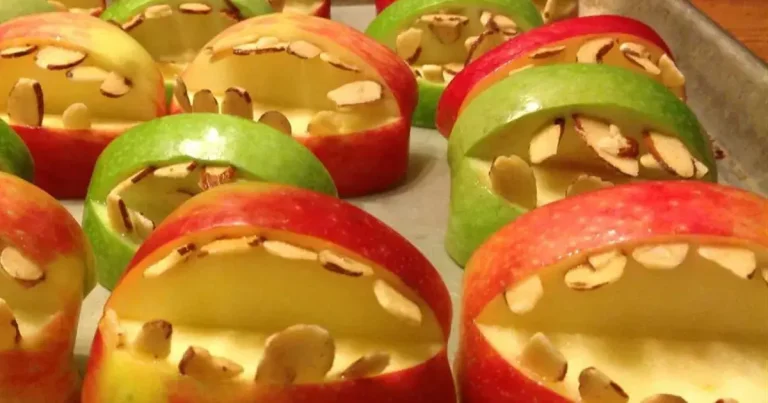 Foto da receita de Docinhos de Maçã com Dentes de Halloween