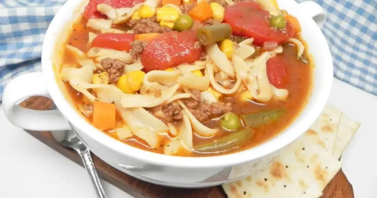 Foto da receita de Ensopado de Hambúrguer com Macarrão