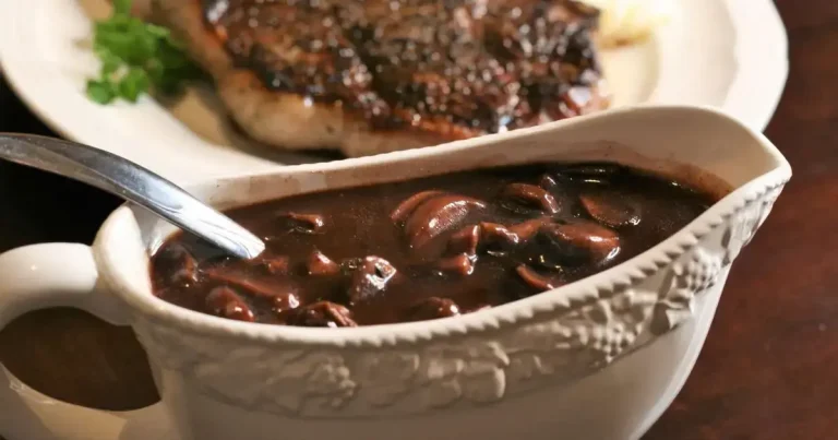 Foto da receita de Molho de Cogumelos com Vinho Tinto