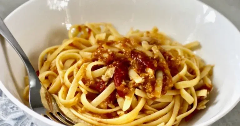 Molho de Macarrão com Alho Assado e Tomate Cereja