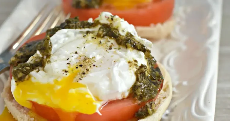 Foto da receita de Ovos Pochê à Caprese