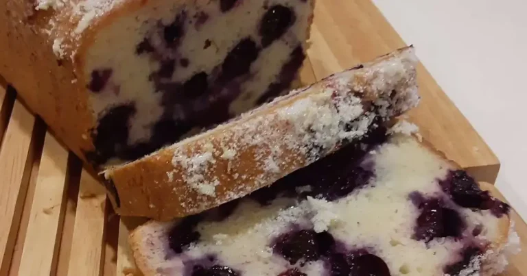 Foto da receita de Pão de Mirtilo com Creme Azedo