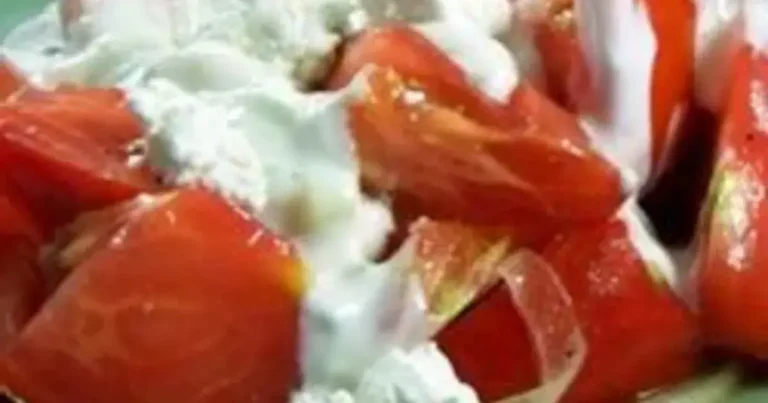Foto da receita de Salada de Tomate Heritage com Queijo de Cabra