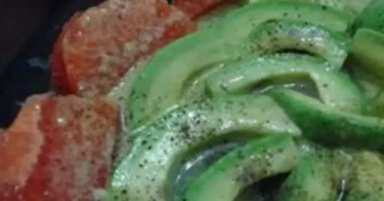 Foto da receita de Salada Refrescante de Abacate e Toranja