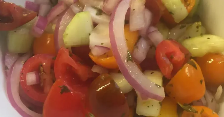 Foto da receita de Salada Refrescante de Tomate e Pepino